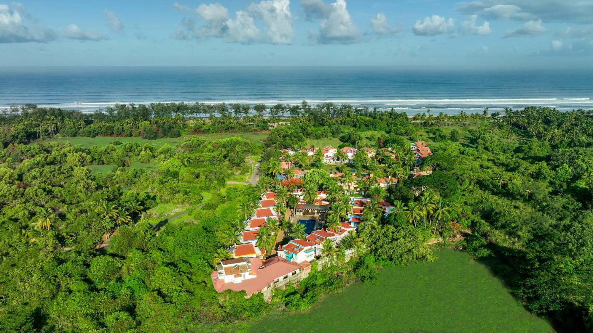 Country Inn Goa Varca Beach - 2 Minutes Walk To The Beach מראה חיצוני תמונה